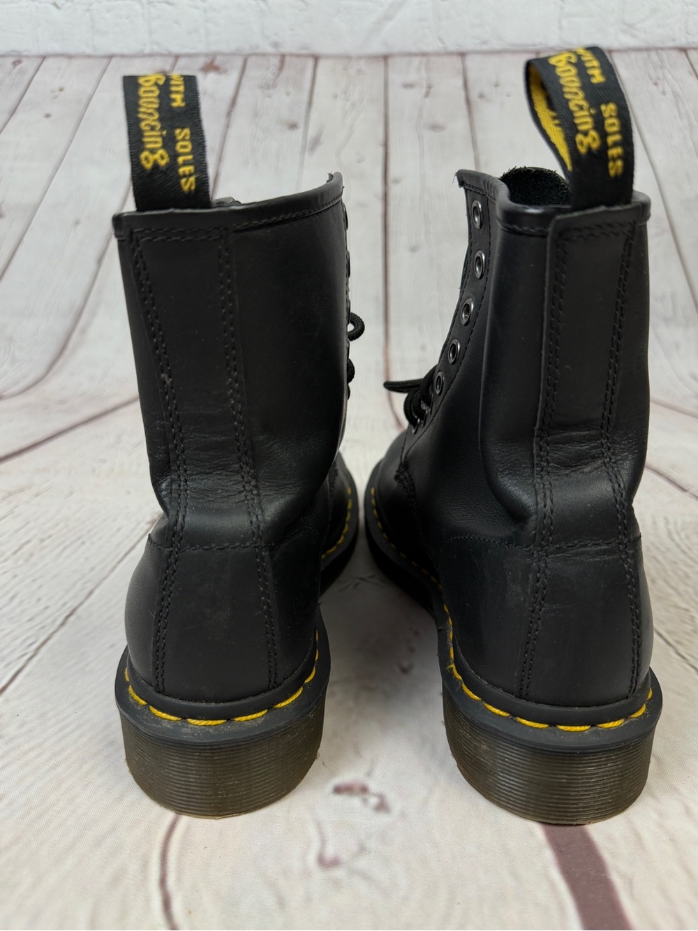 DR. MARTENS 11821 Air Wair black leather combat boots with yellow stitching sz 6 - Picture 7 of 12